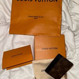 Louis Vuitton M60111 Wallet/Card Holder/Pocket Organizer in Monogram Macassar